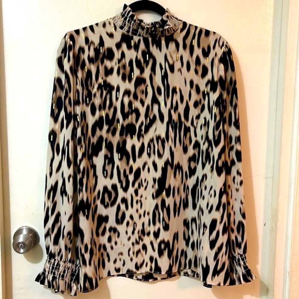 Espectacular animal print Worthington blouse in size XXL.